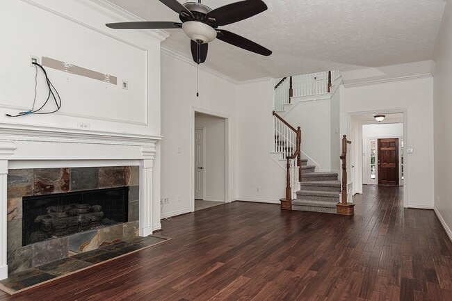 Building Photo - 27 Bluff Creek Pl