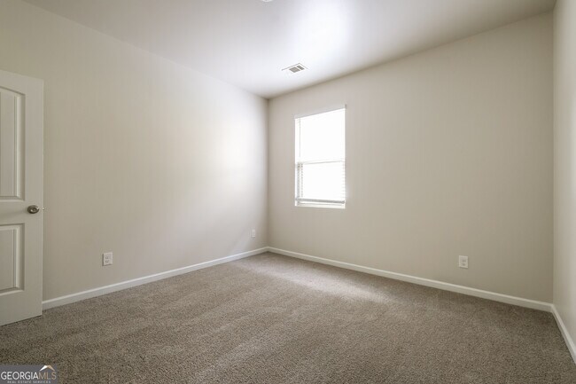 Building Photo - 207 Hollyhock Ln