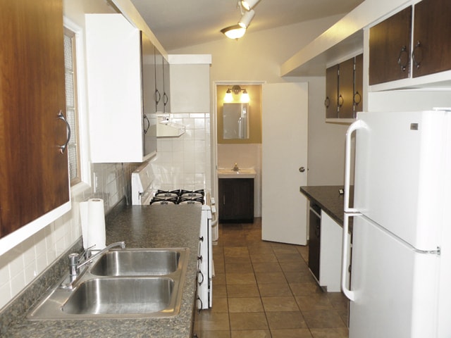 Building Photo - 5000 Horizon Dr