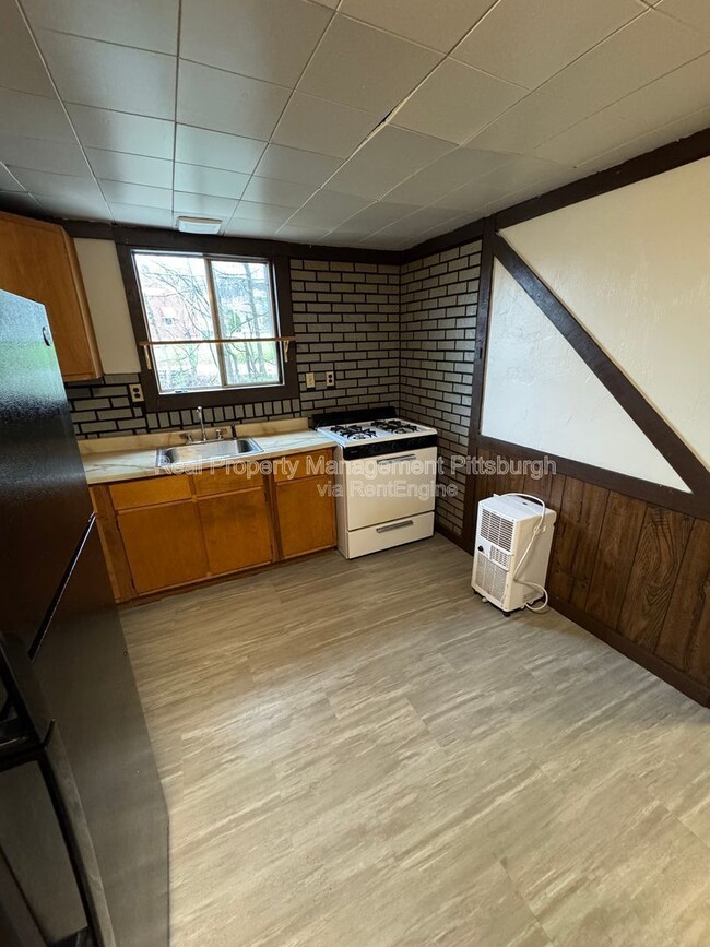 Building Photo - 2837 Capitol St