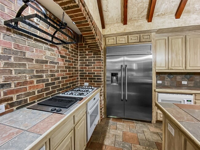 Building Photo - 1314 Creekwood Dr