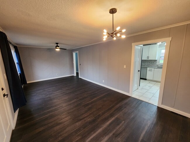 Building Photo - Beautiful 3-bedroom, 2-bathroom home in Be...