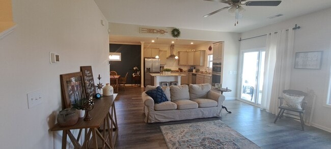 Building Photo - Magnificent Home in The Paddocks at Woodcr...