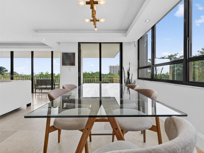 Building Photo - 11113 Biscayne Blvd