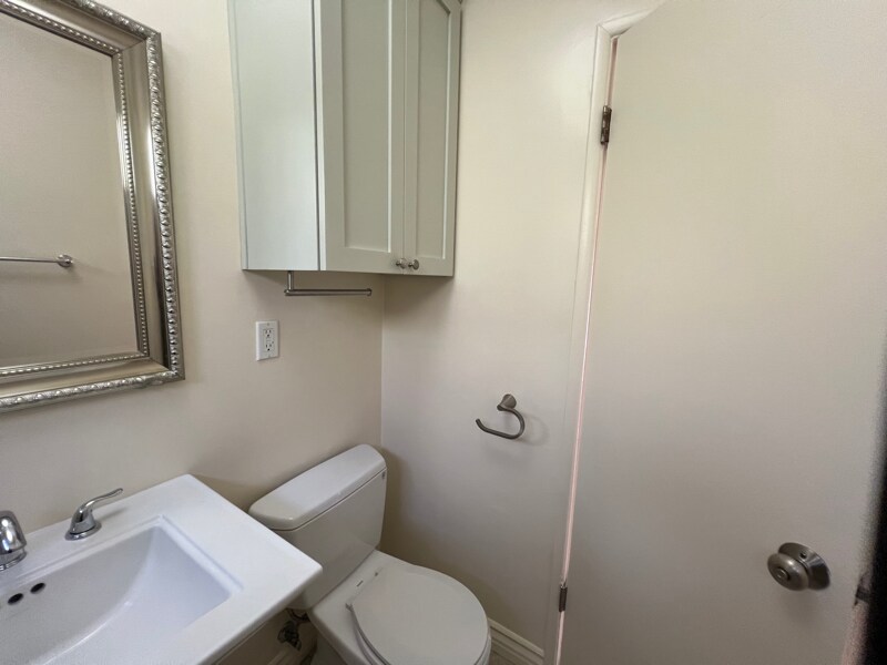 Building Photo - 1523 Scott Rd