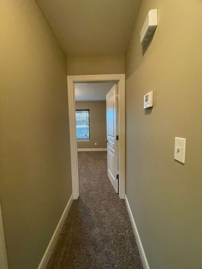 Building Photo - Beautiful 4BD in Battlefield, MO