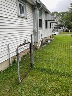 Side of House - 1552 Manchester Ave