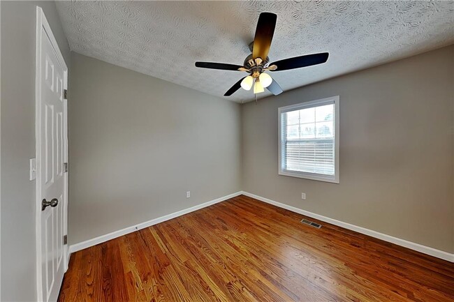 Building Photo - 1067 Athena Ct