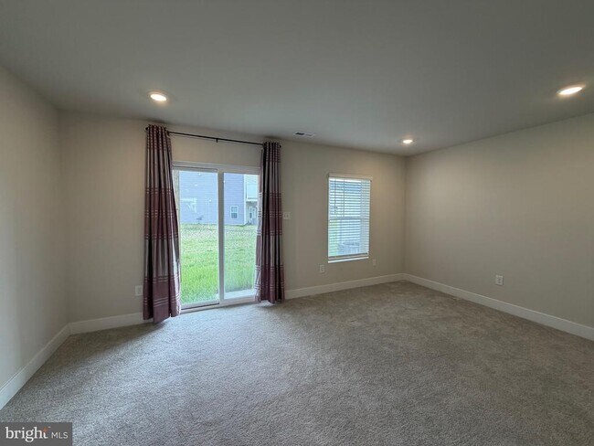 Building Photo - 24852 Wye Ml Ln