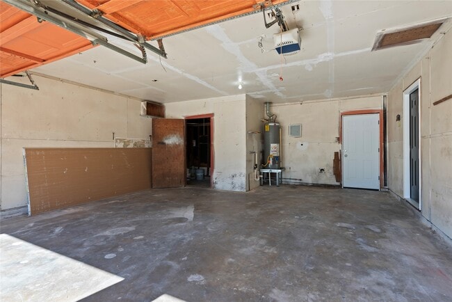 Building Photo - 322 24th Ave N