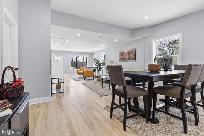 Building Photo - 4840 Hayes St NE