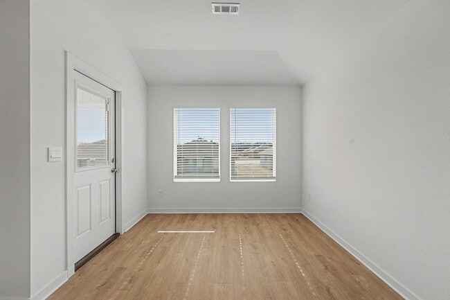 Building Photo - Brand new home waiting for you!