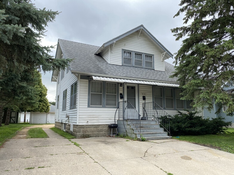 Primary Photo - 810 Range St