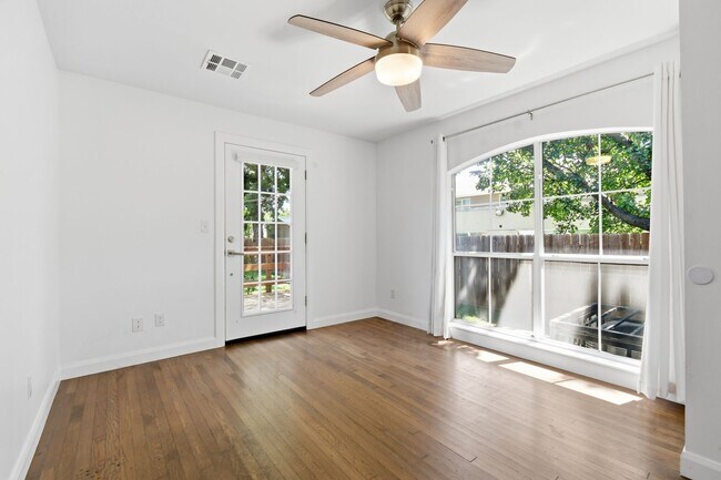 Building Photo - Midtown Tulsa | 4 Bed | 2 Bath | 2,010 SQFT