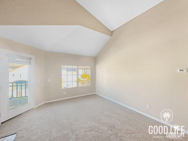 Building Photo - Great 2B/2BA Townhome in Scripps Ranch w/ New Carpets, A/C & Swimming Pool!