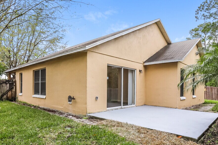 Building Photo - 13709 Valleybrooke Ln