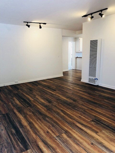 Building Photo - 1534 1/2 Allesandro St