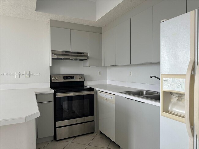 Building Photo - 3500 Coral Wy