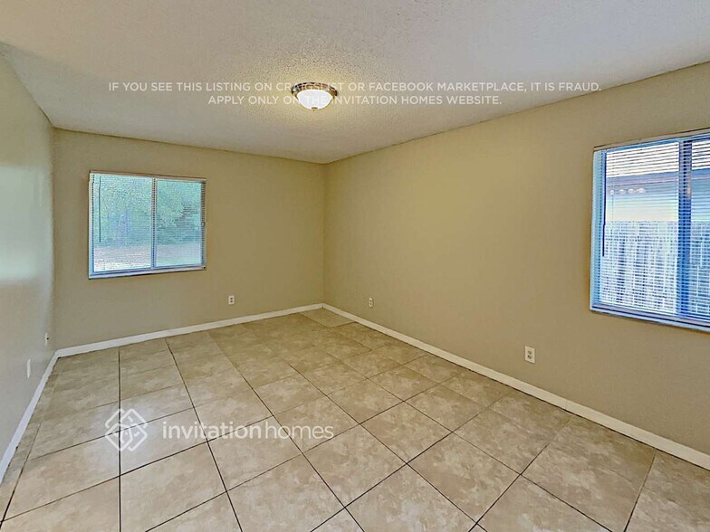 Building Photo - 1360 Sterling Oaks Dr