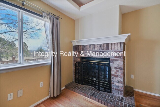 Building Photo - 4812 N Silverlace Dr