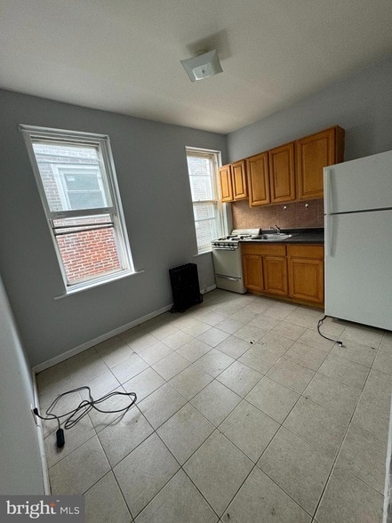 Building Photo - 4660 Castor Ave