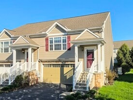 Building Photo - 521 Fox Ridge Ln