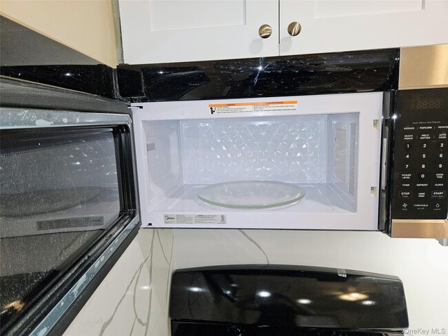 Building Photo - 17 Prospect St