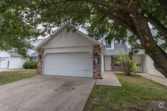 Building Photo - 304 Nikki Way