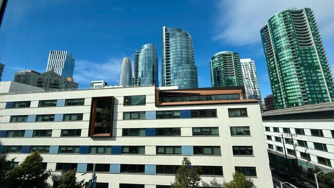 Building Photo - One Bedroom**Parking Included**The BayCrest- A Full Amenity Building**Open House**Sat/Sunday**11-...