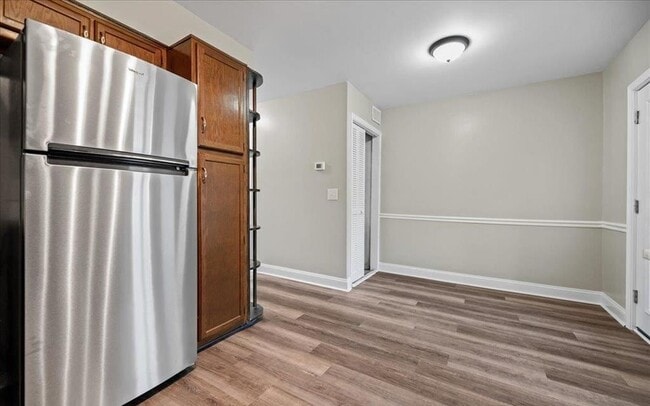 Building Photo - 731 Coventry Ln