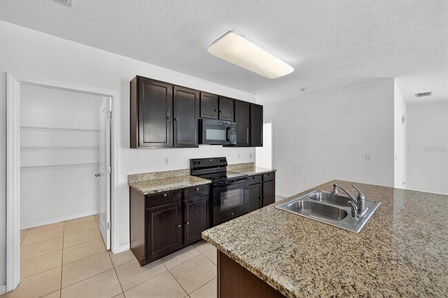 Building Photo - 4842 San Palermo Dr