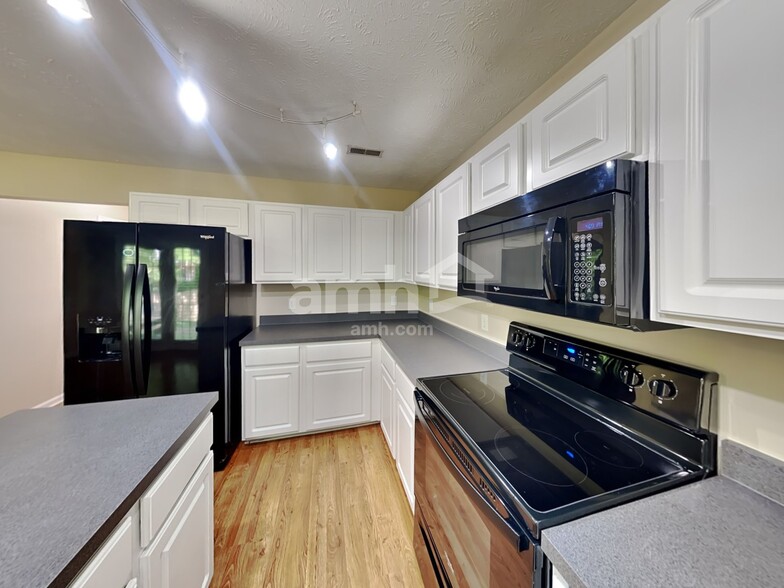 Building Photo - 1032 Lexington Farms Dr