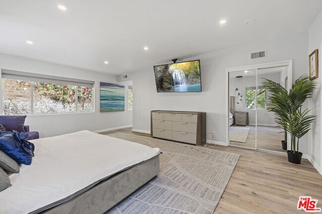 Building Photo - 9213 Warbler Way