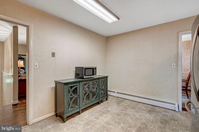 Building Photo - 5315 Summit Dr