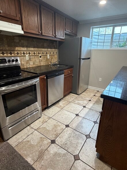 Building Photo - 118 E 7420 S