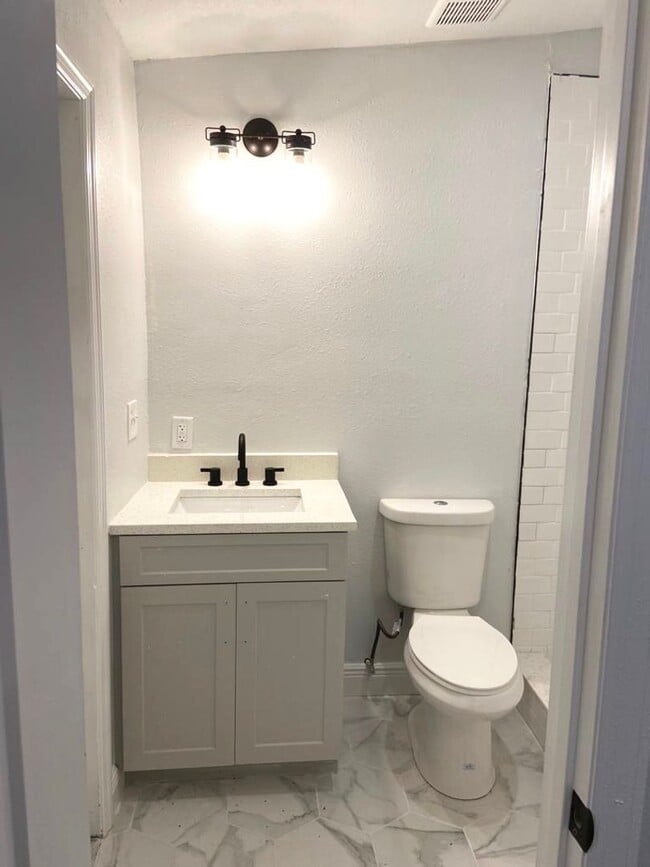 Building Photo - 4207 N 13th St