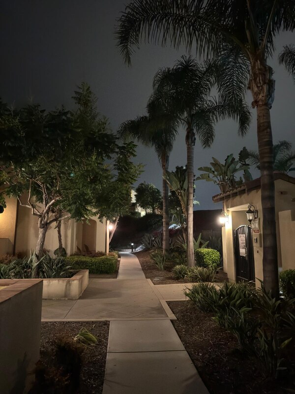 Building Photo - 2221 Capistrano Way