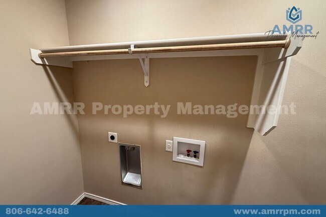 Building Photo - 3 Bedroom Home In North Lubbock!