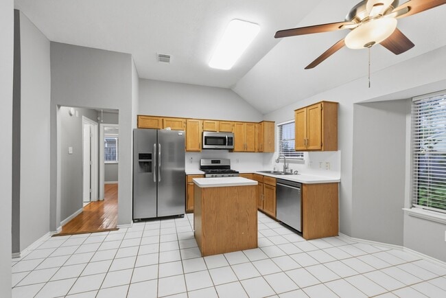 Building Photo - 3503 Riverside Dr