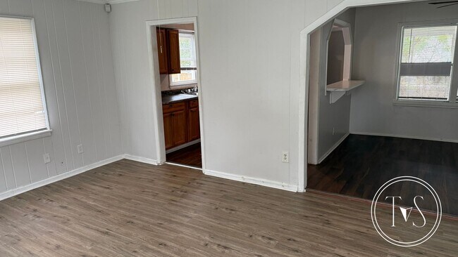 Building Photo - 1514 Heron St