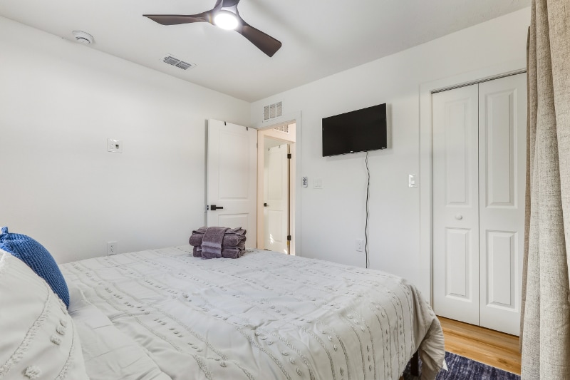 Building Photo - 463 85th Ave