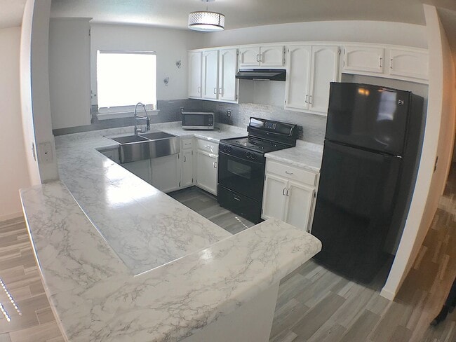Building Photo - East El Paso 3 bed Refrig A/C