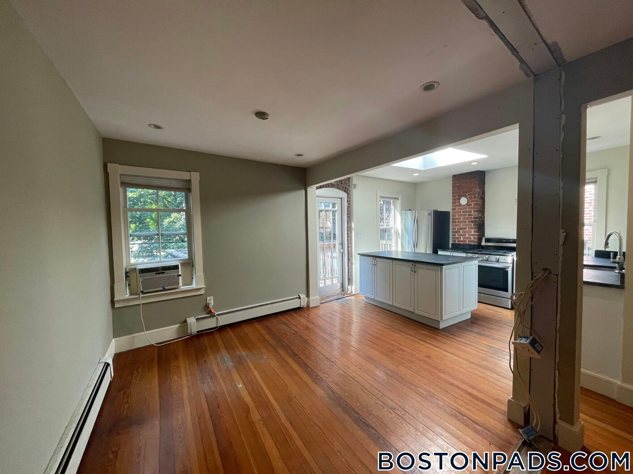 Building Photo - 151 Highland St
