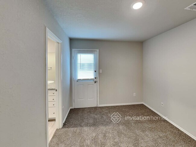 Building Photo - 14646 Calaveras Creek