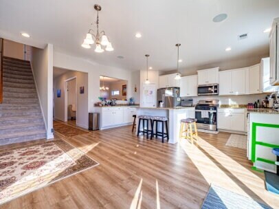 Building Photo - HUGE Owner's Suite!