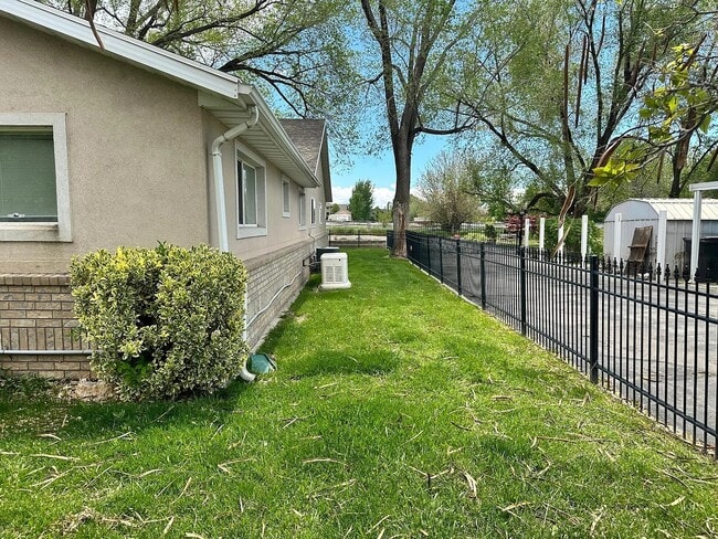 Building Photo - 515 W 100 S