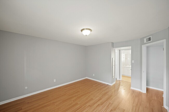 Building Photo - 8517 Hearth Dr