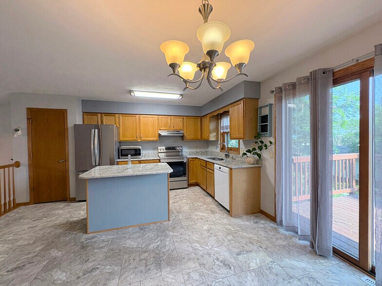 Building Photo - 6214 Adobe Way