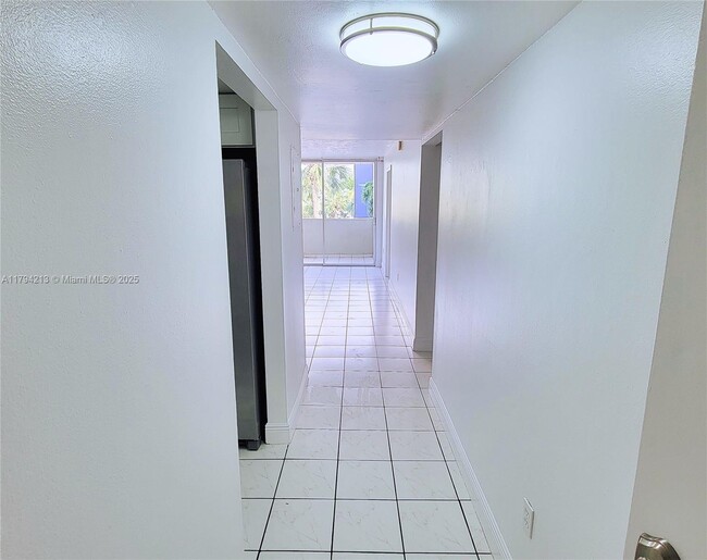 Building Photo - 10090 NW 80th Ct