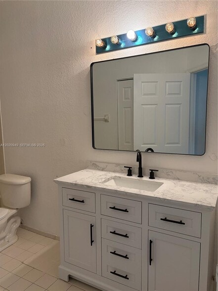 Building Photo - 8835 S Isles Cir